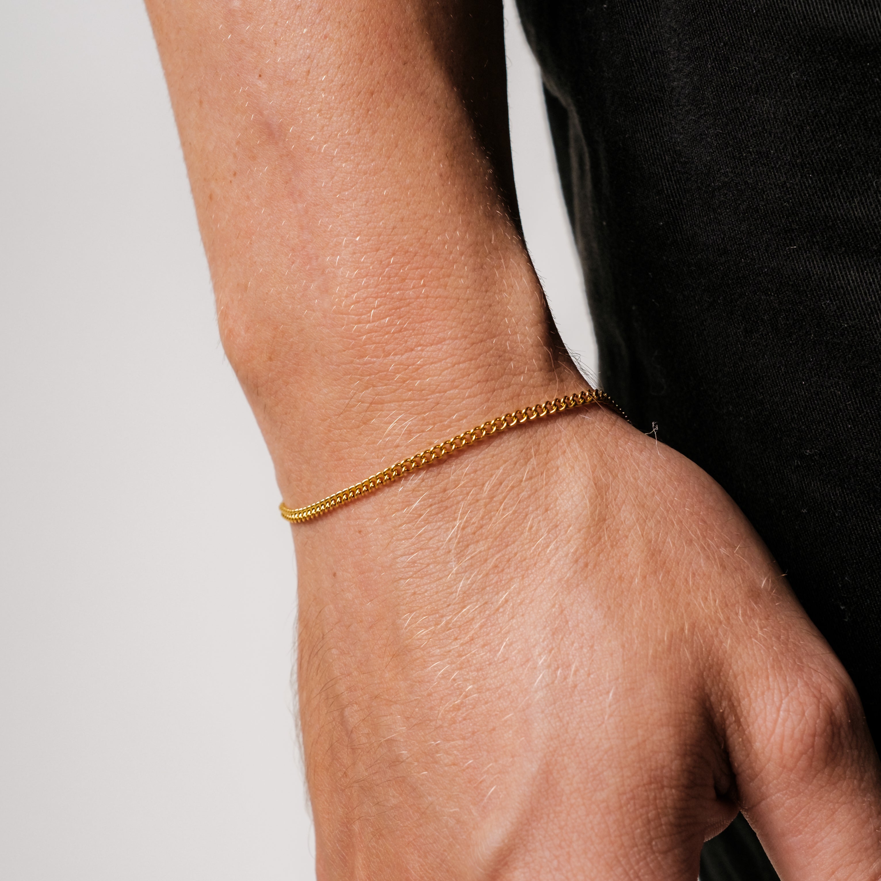 Bracelet Minimaliste Ajustable au Style Épuré